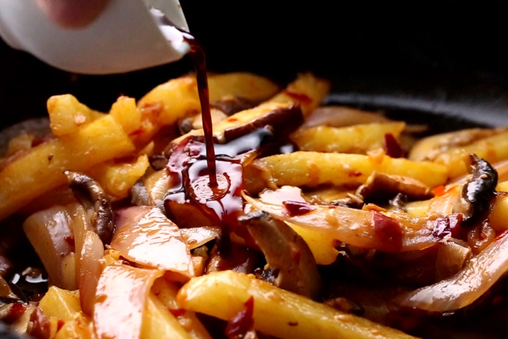 ‘必一’《完美的餐厅》第二期逢大雨 神秘嘉宾惊喜出场(图1) 必一