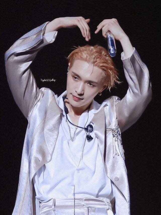 孙红雷、张艺兴主演的扫黑风暴 二十号播出 有爆相吗? -b体育(图5)
孙红雷、张艺兴主演的扫黑风暴 二十号播出 有爆相吗? -b体育(图5)