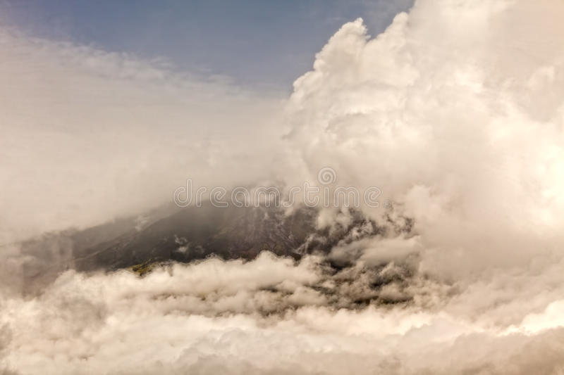 光伏企业新政后逆风迎击:部分坚持扩产 冲刺平价上网:必一(图1) b体育