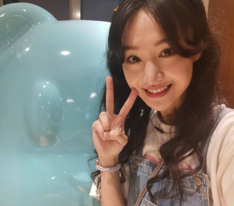 张翰恋爱视察类综艺开播后 郑爽也官宣了 不外粉丝反映大有差别-Bsports必一体育(图7)
张翰恋爱视察类综艺开播后 郑爽也官宣了 不外粉丝反映大有差别-Bsports必一体育(图7)