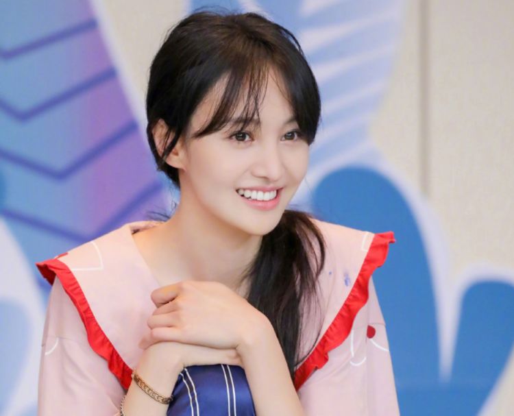 张翰恋爱视察类综艺开播后 郑爽也官宣了 不外粉丝反映大有差别-Bsports必一体育(图8)
张翰恋爱视察类综艺开播后 郑爽也官宣了 不外粉丝反映大有差别-Bsports必一体育(图8)